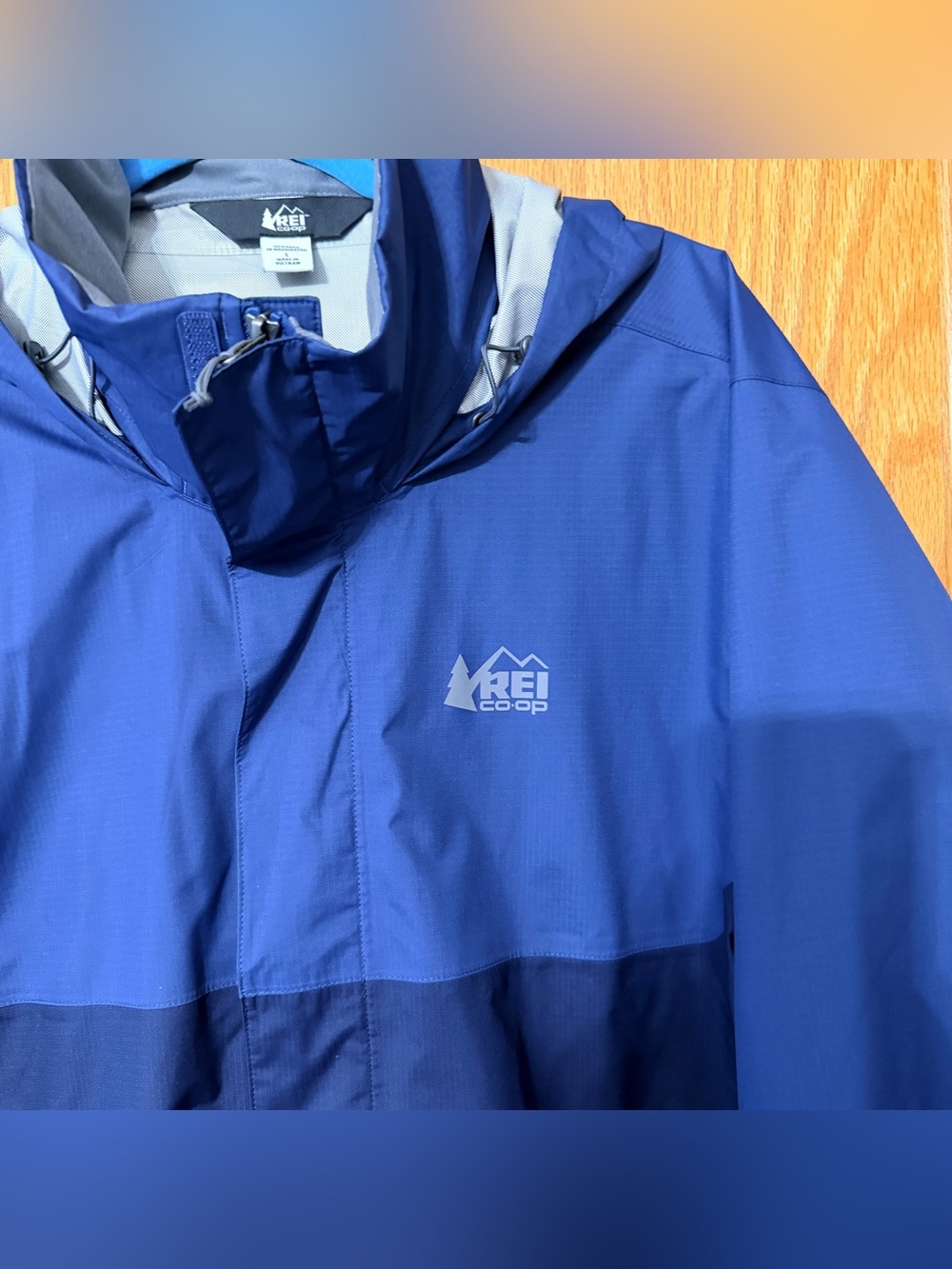 REI Co-op Rainier Rain Jacket - Men's size Large - Picture 2 of 7